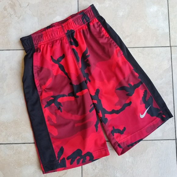 NWT Nike Boy/'s Red//Black Dri-Fit Training Shorts SIZE L